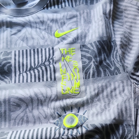 Nike Gray and Neon Yellow Graphic Sweatshirt White Tag Large - Picture 2 of 4